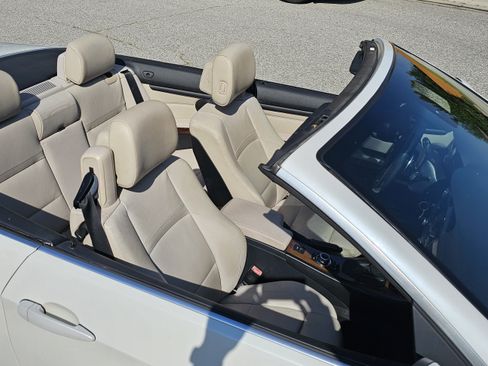 Used 2013 BMW 335i Convertible image 10