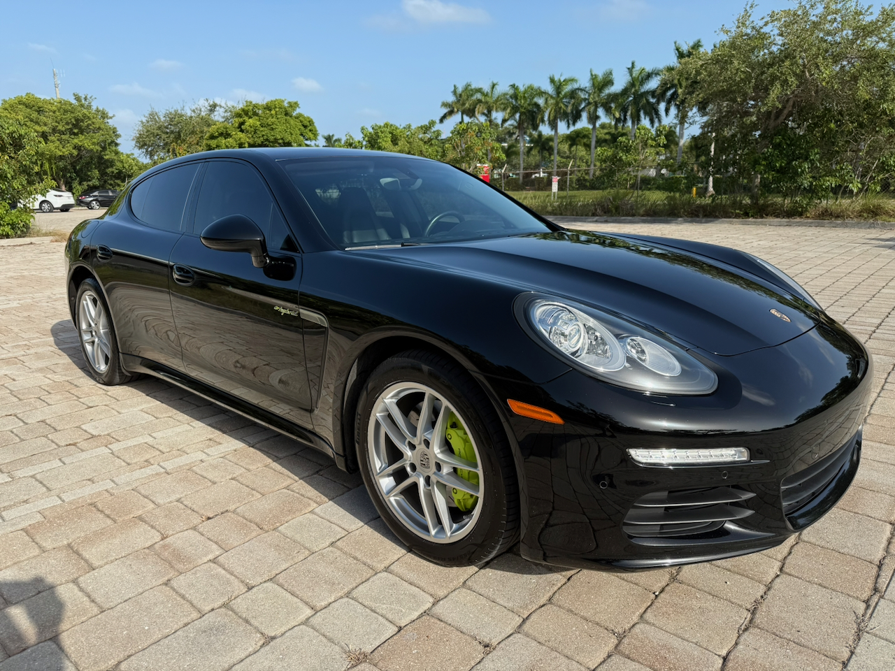 Used 2015 Porsche Panamera S RWD image 2