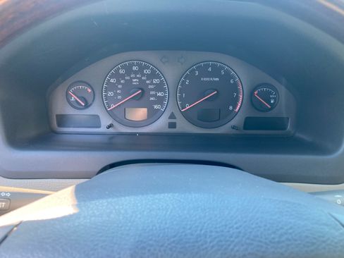 Used 2003 Volvo XC70 AWD/4WD image 12