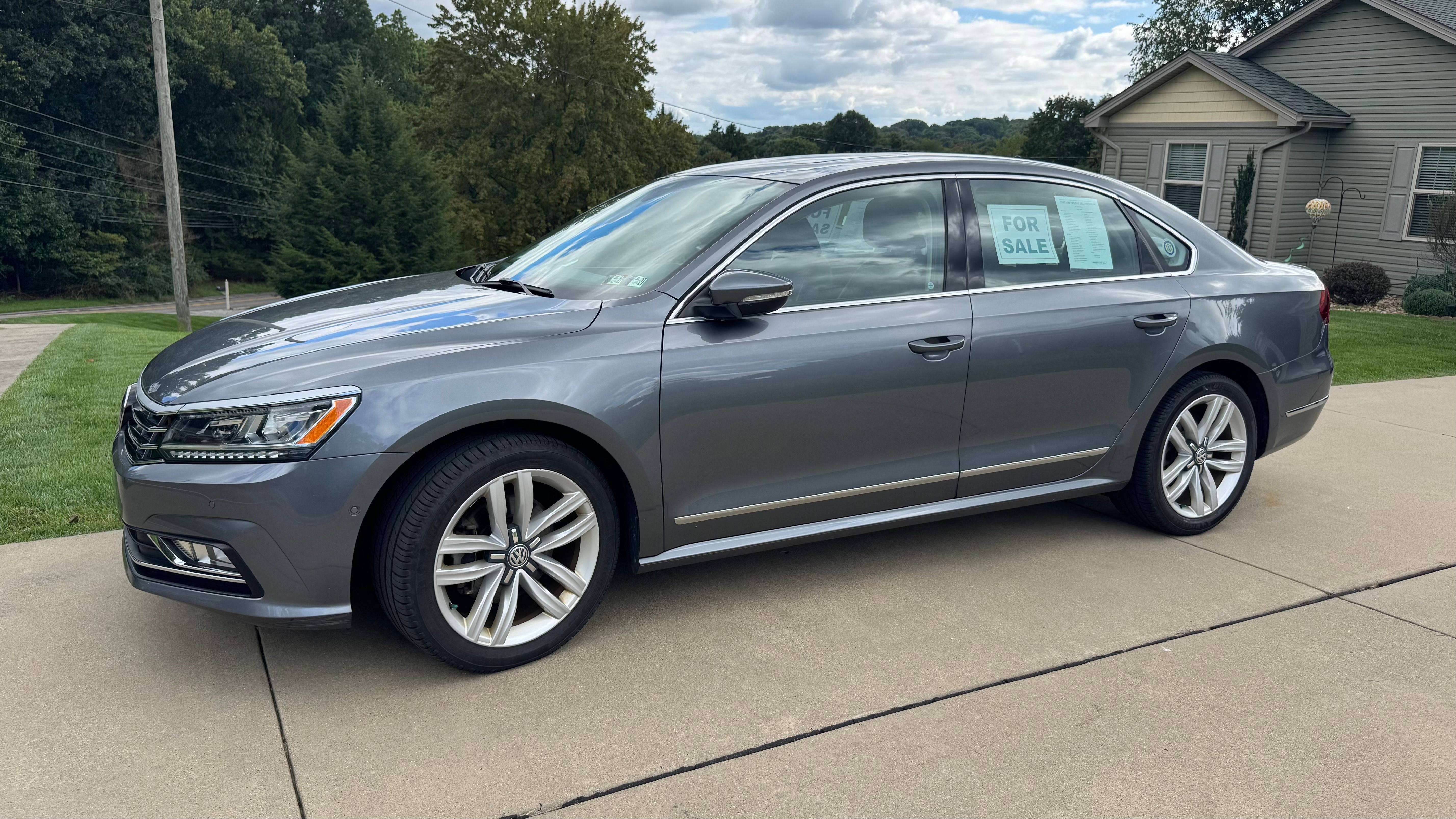 Used 2017 Volkswagen Passat 3.6 SEL Premium FWD image 1