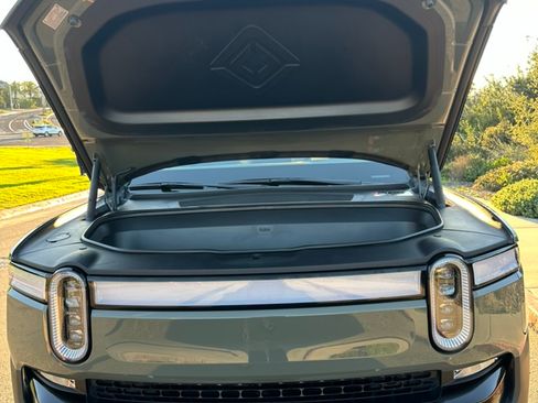 Used 2023 Rivian R1T Launch Edition image 31