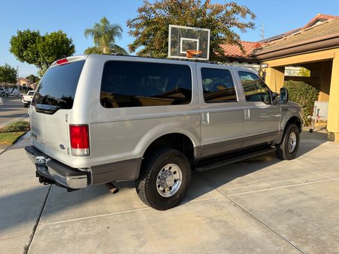 Used 2001 Ford Excursion XLT image 16