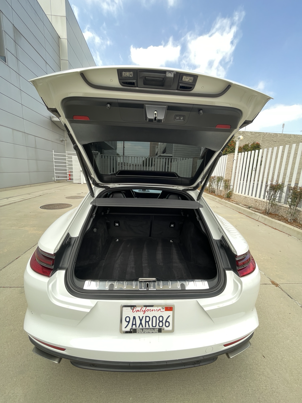 Used 2018 Porsche Panamera 4 AWD/4WD image 15