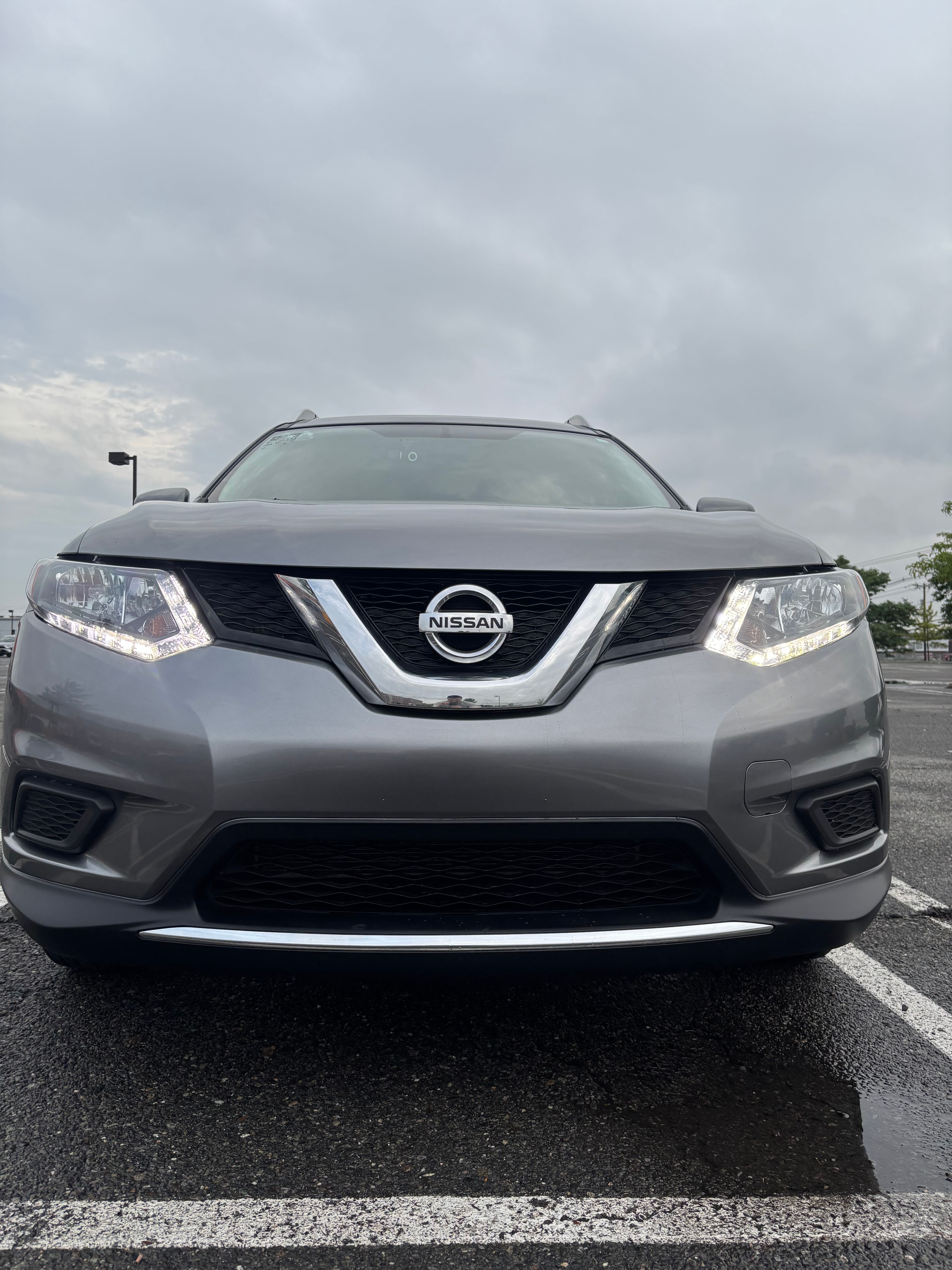 Used 2016 Nissan Rogue SV AWD/4WD image 2