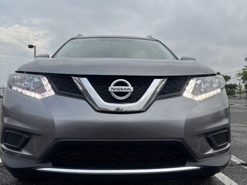 Used 2016 Nissan Rogue SV AWD/4WD image 1