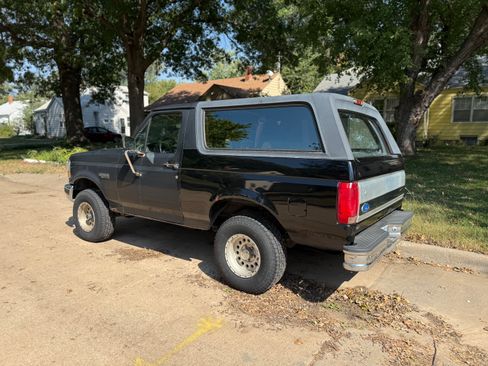 Used 1994 Ford Bronco image 4