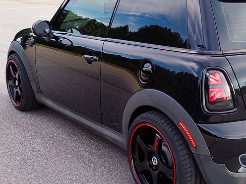 Used 2010 MINI Cooper John Cooper Works FWD image 5