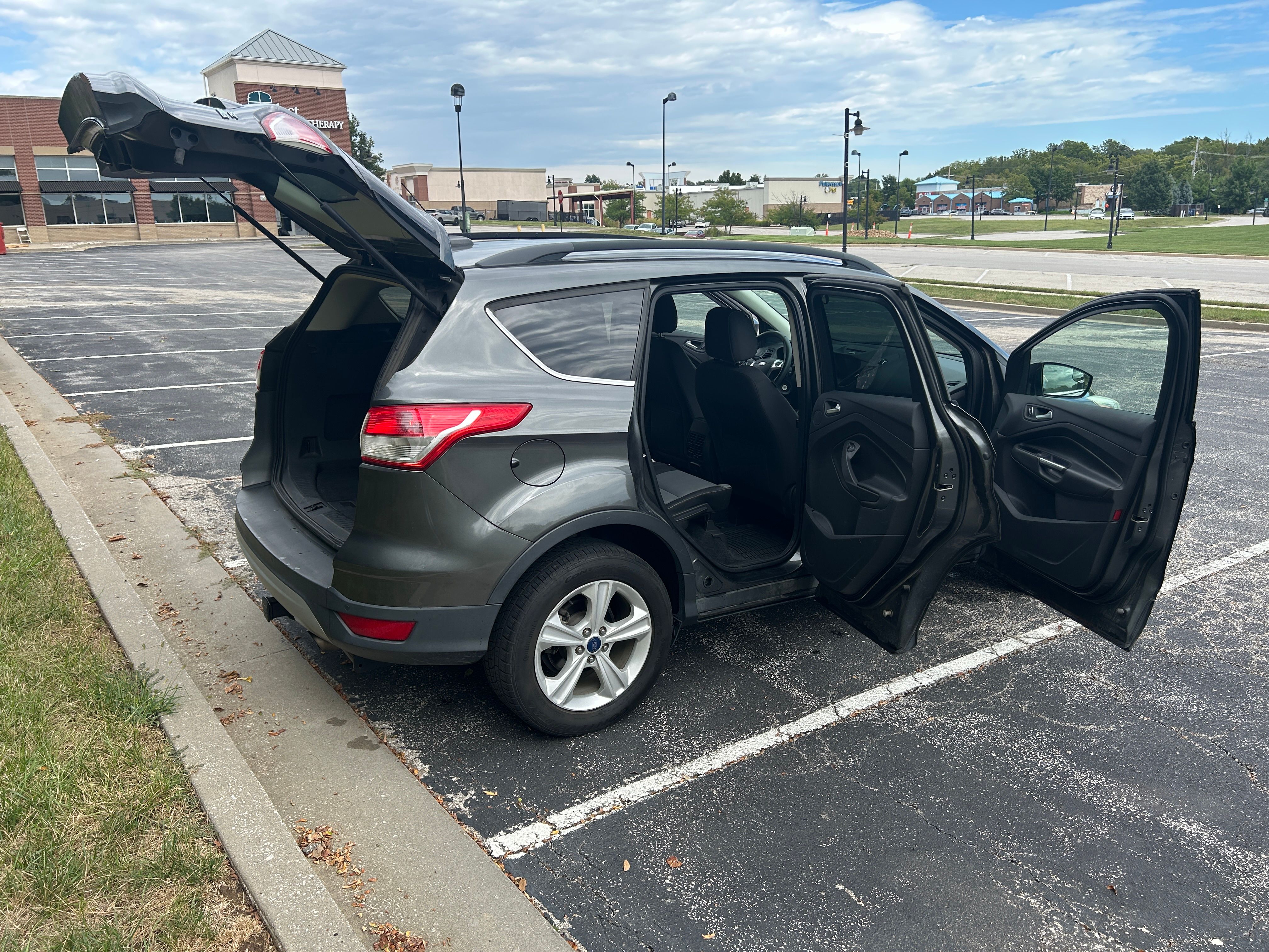 Used 2016 Ford Escape SE w/ Equipment Group 201A AWD/4WD image 11