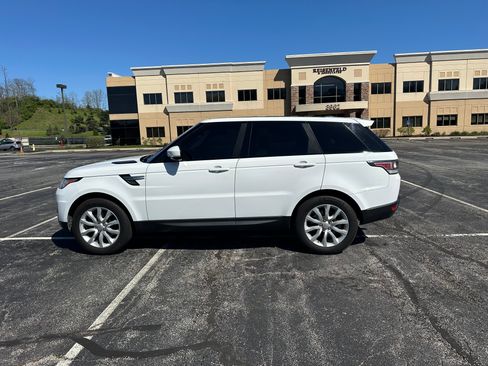 Used 2014 Land Rover Range Rover Sport HSE image 2