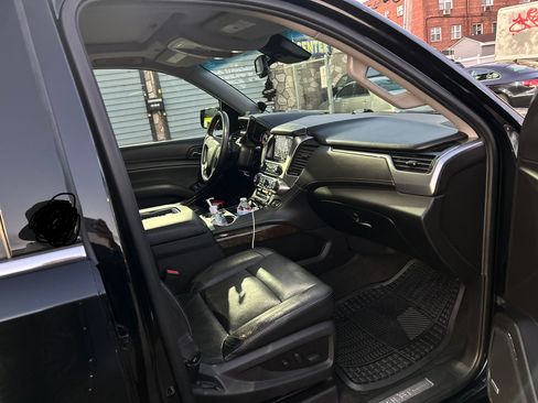 Used 2016 Chevrolet Suburban LT w/ Luxury Package image 8