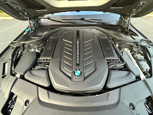 Used 2020 BMW M760i xDrive w/ Luxury Rear Seating Package image 27