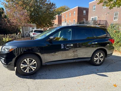 Used 2017 Nissan Pathfinder SV
