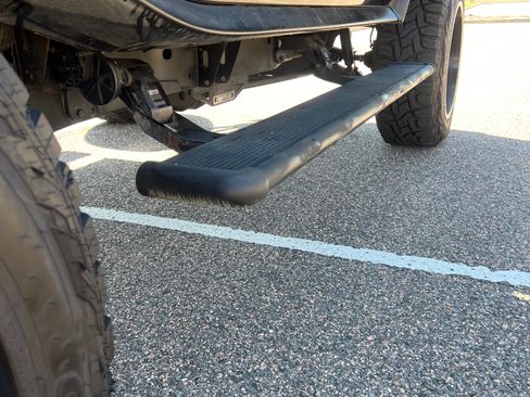 Used 2005 HUMMER H2 Luxury w/ Preferred Equipment Group image 10