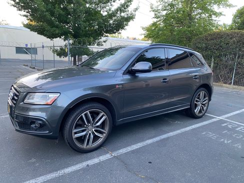 Used 2016 Audi SQ5 Premium Plus w/ Technology Package AWD/4WD image 2