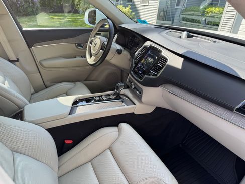 Used 2022 Volvo XC90 T6 Inscription w/ Lounge Package AWD/4WD image 9