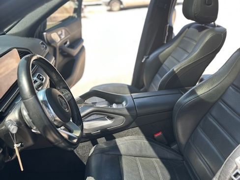 Used 2021 Mercedes-Benz GLS 580 4MATIC image 10