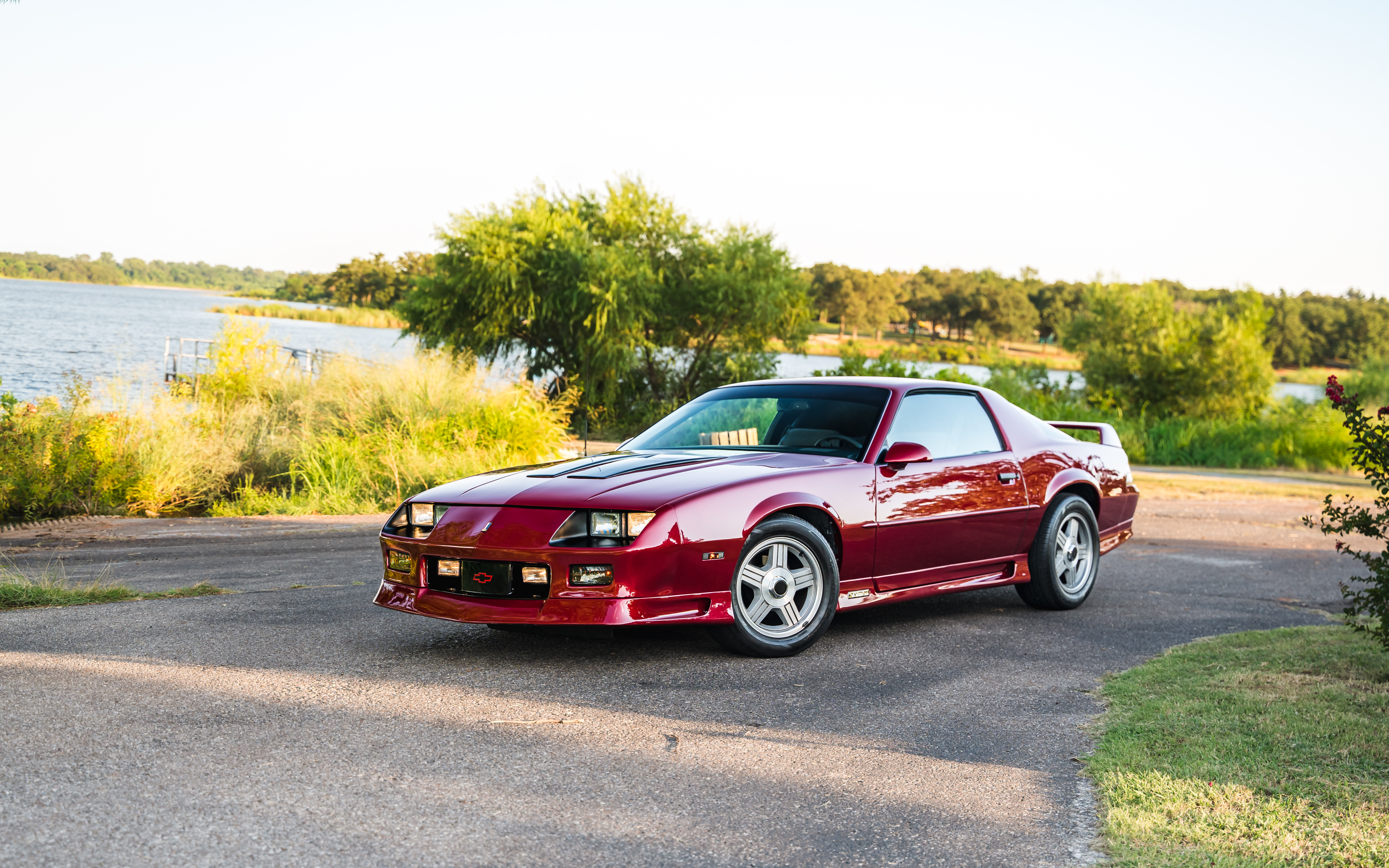 Used 1992 Chevrolet Camaro RS RWD image 1