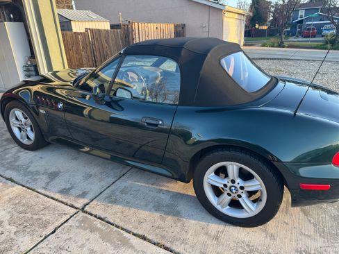 Used 2002 BMW Z3 2.5i image 2