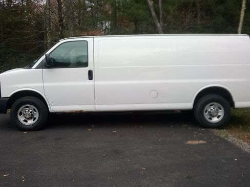 Used 2012 Chevrolet Express 3500 Extended image 1