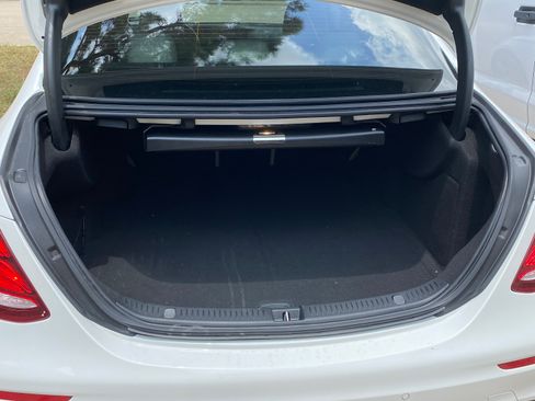 Used 2020 Mercedes-Benz E 350 Sedan image 5