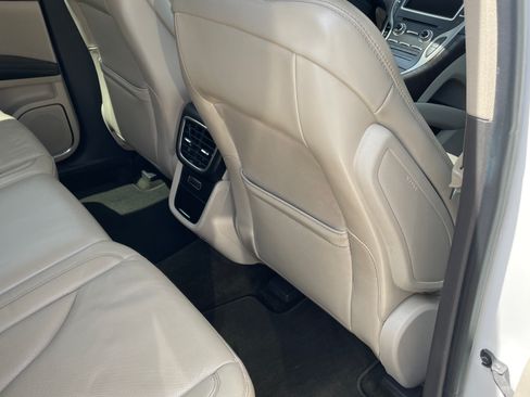 Used 2016 Lincoln MKX Reserve w/ Climate Package image 23