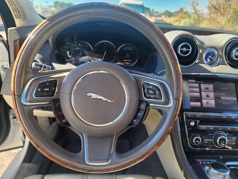 Used 2013 Jaguar XJ AWD image 6
