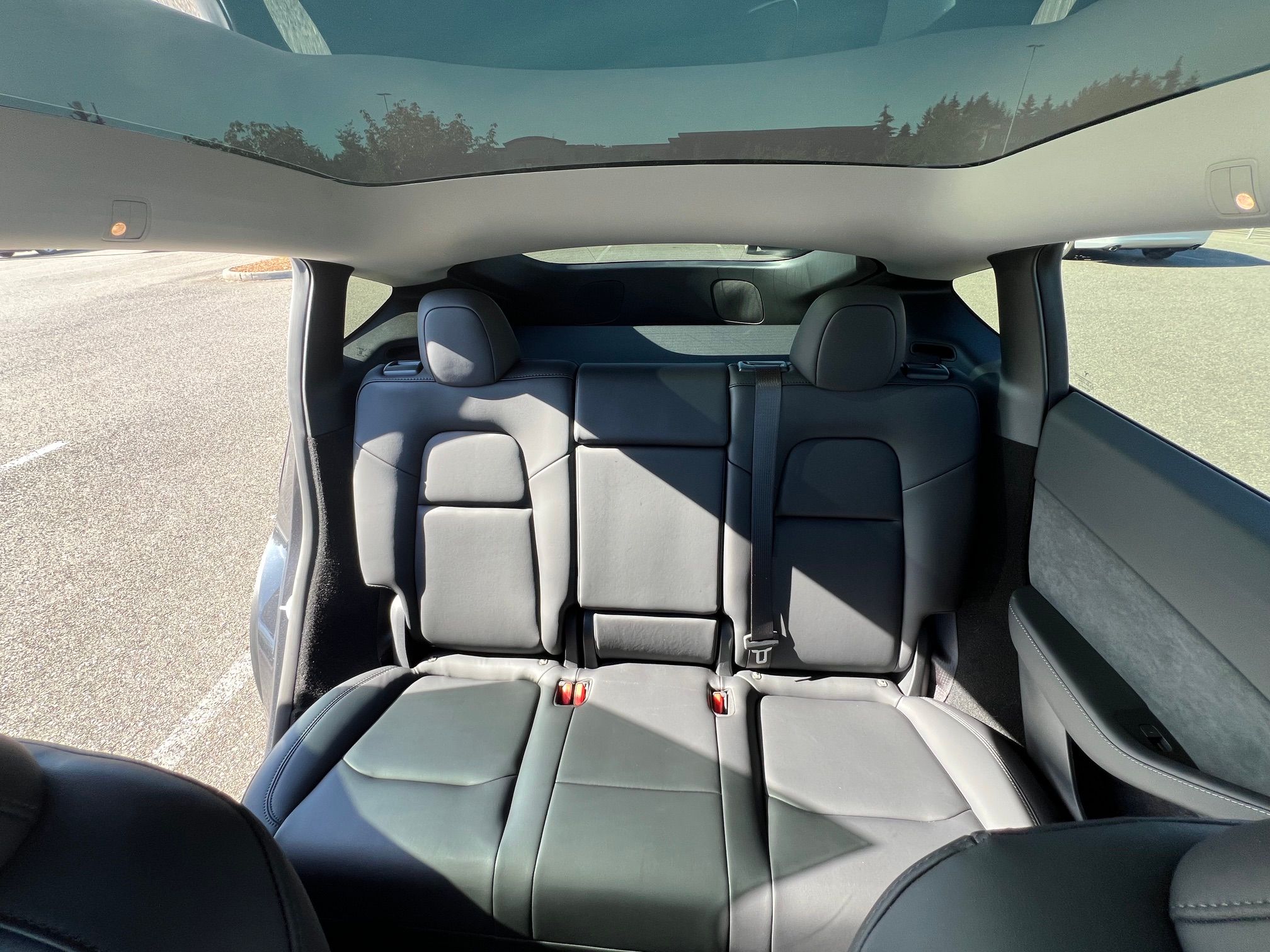 Used 2024 Tesla Model Y 2WD image 16