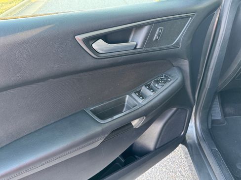 Used 2019 Ford Edge SE w/ SE Fleet Driver's Package FWD image 10
