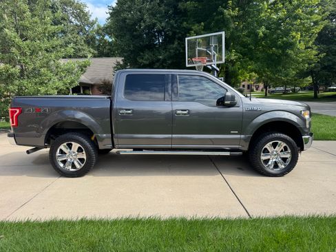 Used 2015 Ford F150 XLT w/ Equipment Group 302A Luxury AWD/4WD image 4