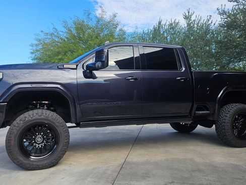 Used 2024 GMC Sierra 2500 Denali w/ Denali Reserve Package image 6