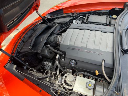 Used 2019 Chevrolet Corvette Stingray Coupe w/ Carbon Flash Badge Package image 17