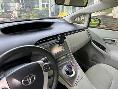 Used 2012 Toyota Prius Three FWD image 9