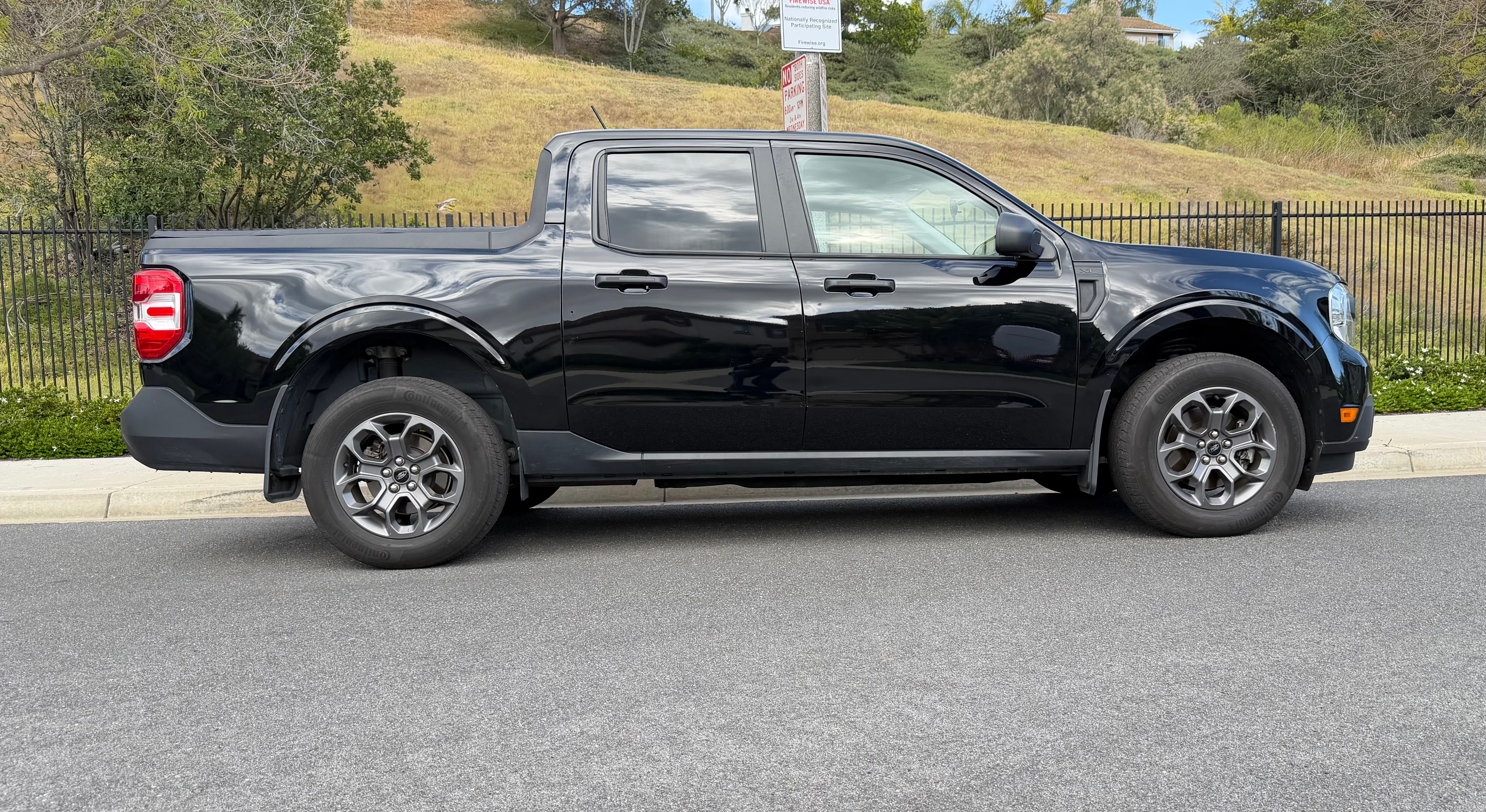 Used 2023 Ford Maverick XL FWD image 12