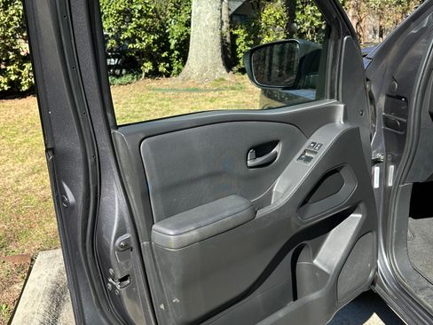 Used 2022 Nissan Frontier S w/ Technology Package image 8