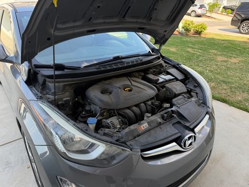 Used 2014 Hyundai Elantra SE w/ Option Group 02 FWD image 17