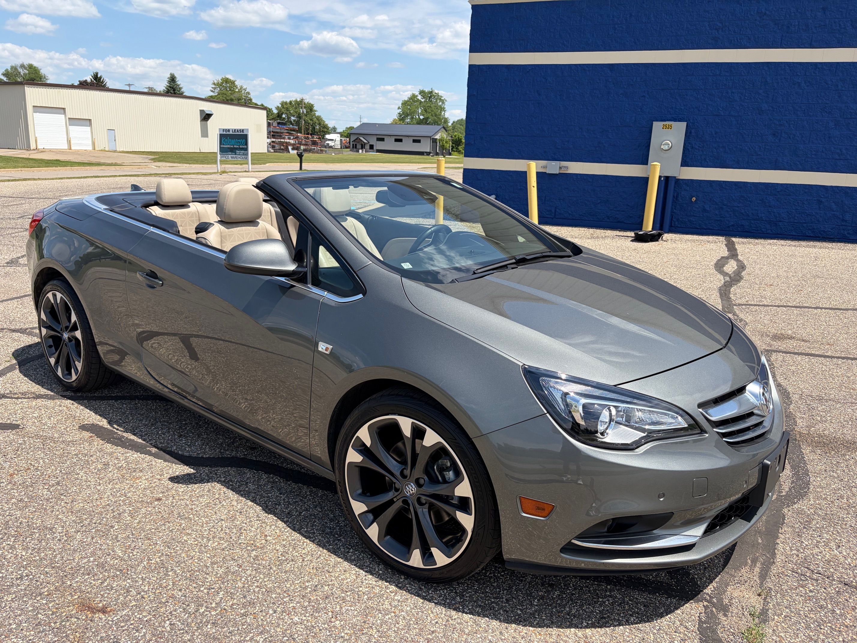 Used 2017 Buick Cascada Premium FWD image 2