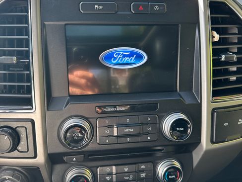Used 2018 Ford F150 Lariat w/ Equipment Group 501A Mid AWD/4WD image 18