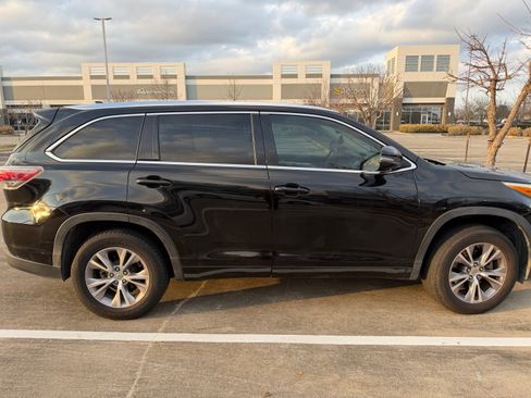 Used 2015 Toyota Highlander XLE image 4
