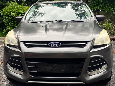 Used 2015 Ford Escape SE w/ Equipment Group 201A AWD/4WD image 2