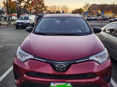 Used 2018 Toyota RAV4 LE w/ All Weather Liner Package image 1