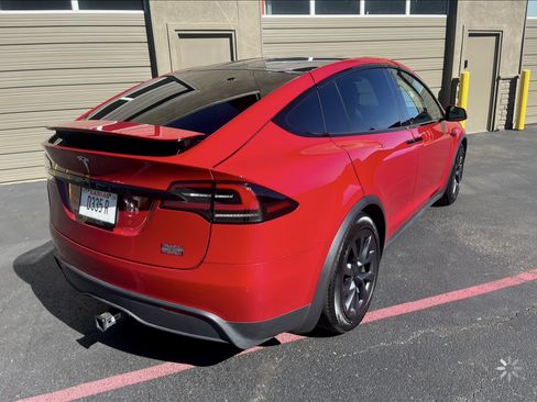 Used 2022 Tesla Model X Plaid image 11