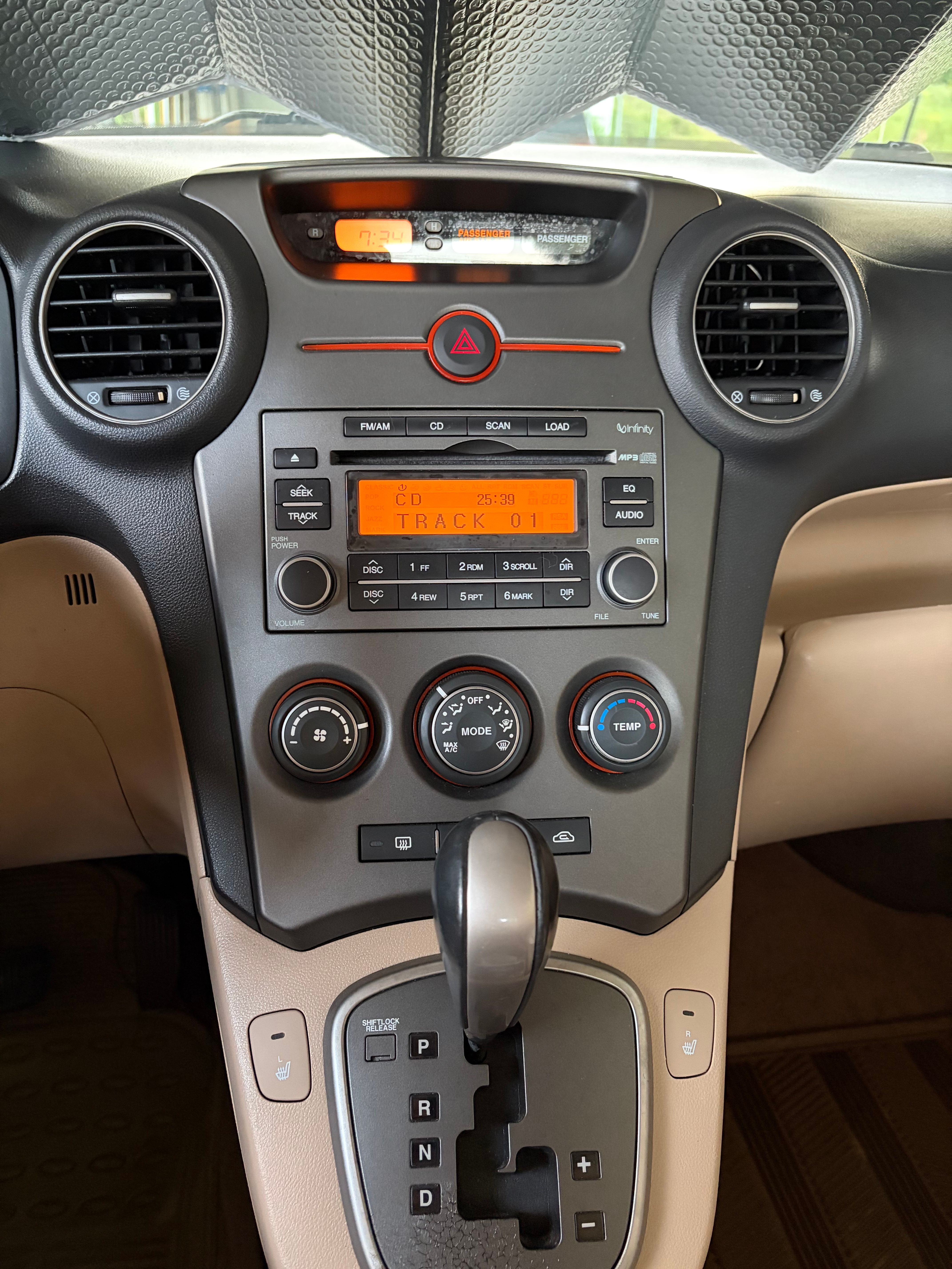 Used 2007 Kia Rondo EX w/ Premium Pkg FWD image 27