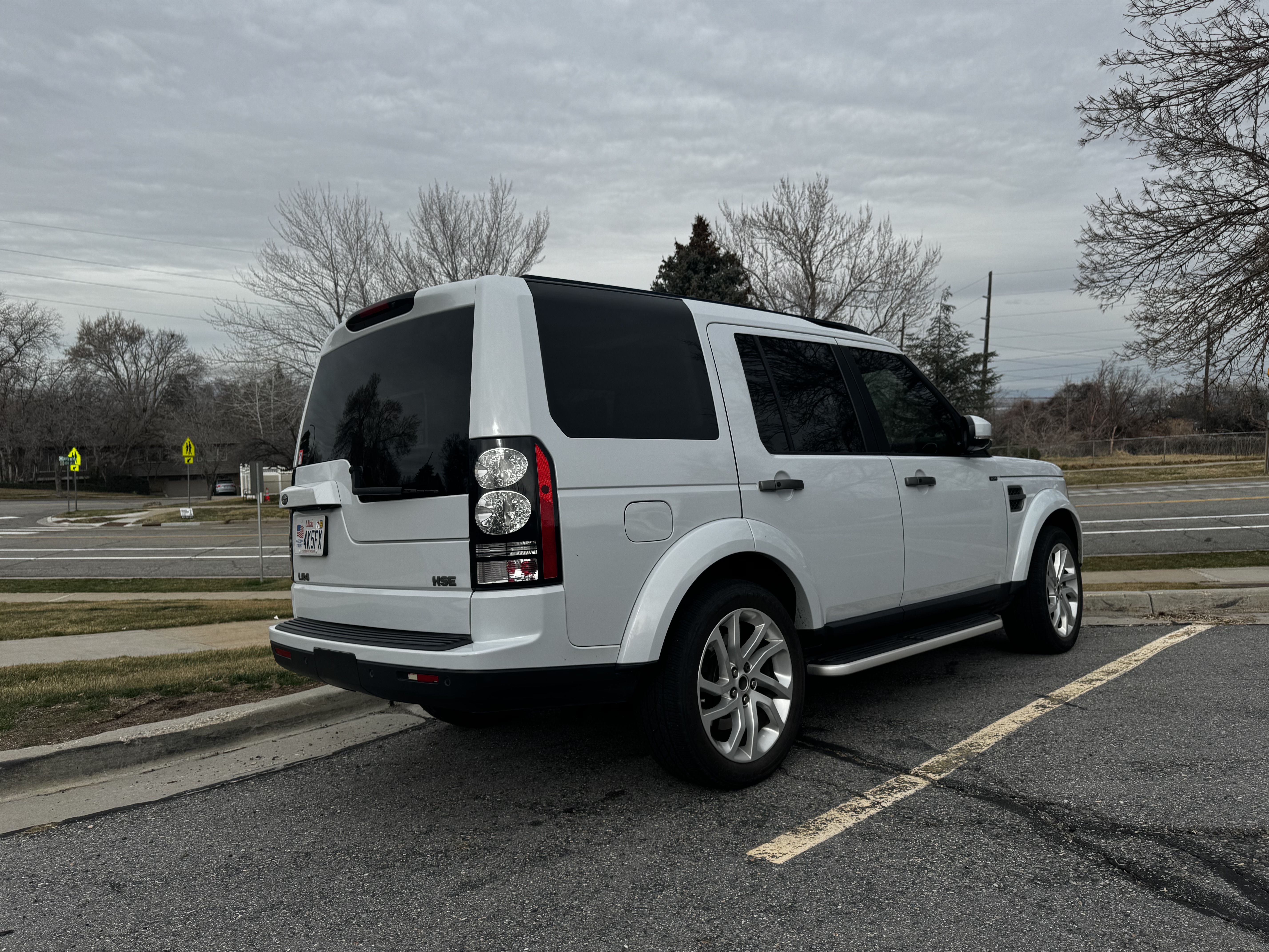 Used 2016 Land Rover LR4 HSE Silver Edition AWD/4WD image 5