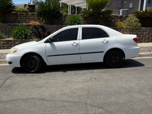 Used 2005 Toyota Corolla CE image 2