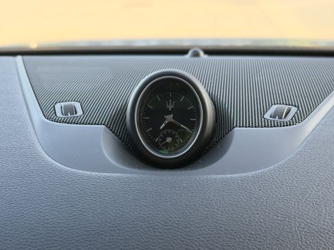 Used 2018 Maserati Levante AWD/4WD image 17