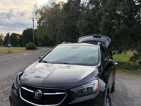 Used 2018 Buick Encore Preferred AWD/4WD image 3