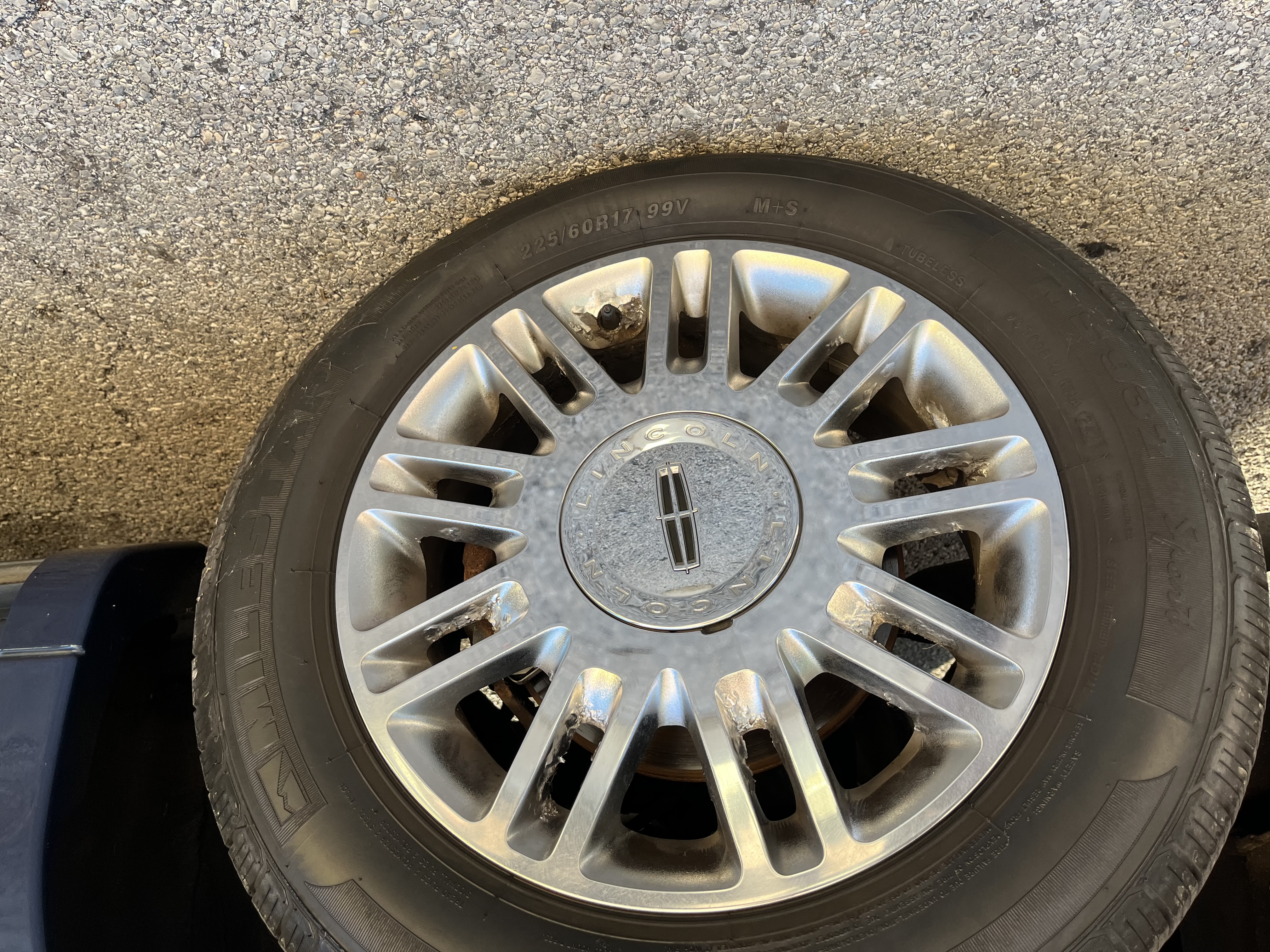 Used 2009 Lincoln Town Car Signature L RWD image 26