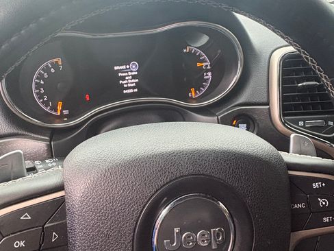 Used 2017 Jeep Grand Cherokee Limited image 12