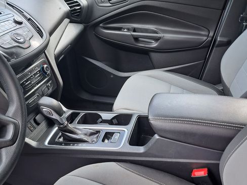 Used 2017 Ford Escape S image 6