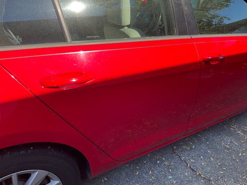 Used 2016 Volkswagen Golf S image 8